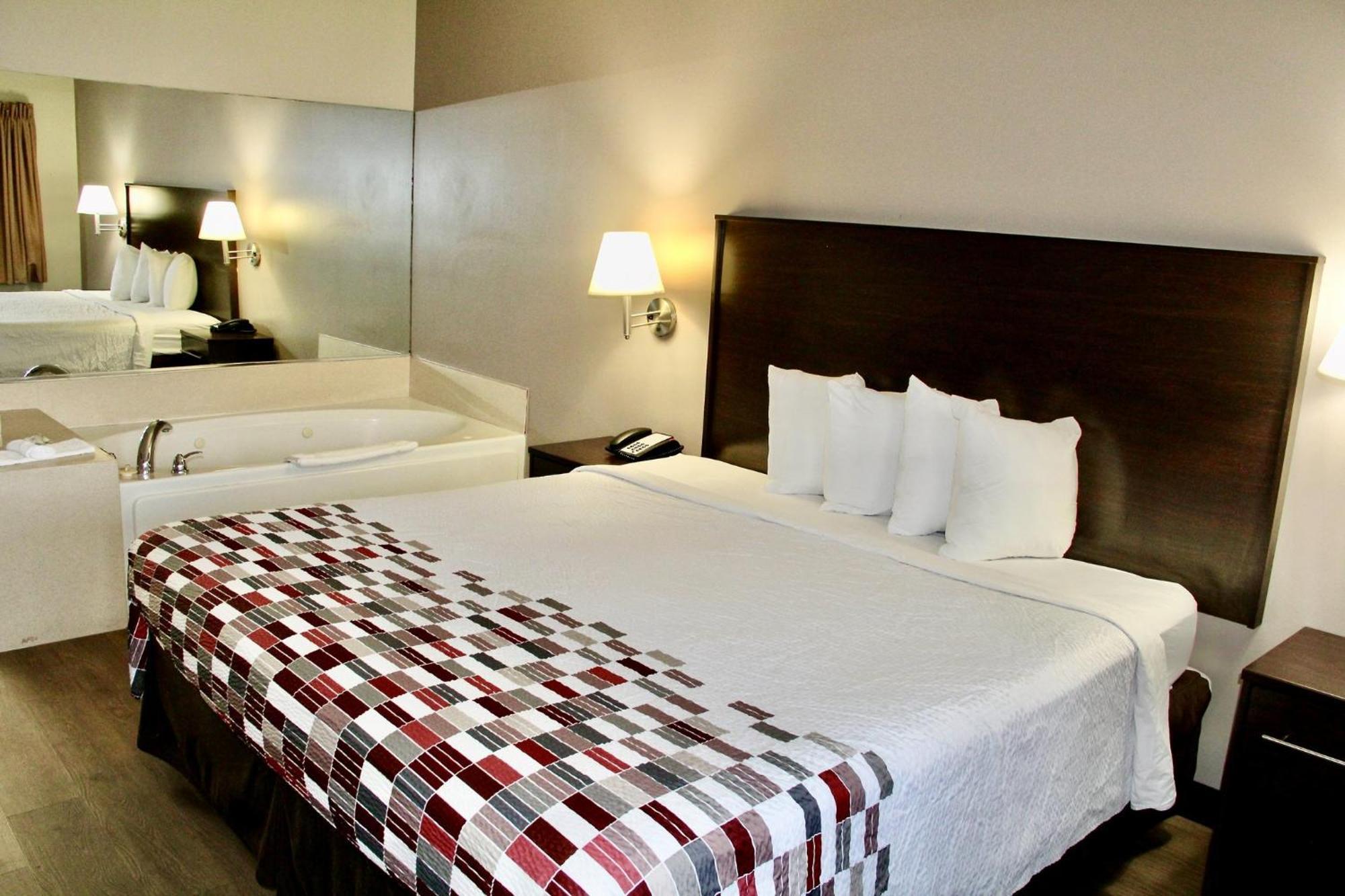 Red Roof Inn & Suites Lake Orion / Auburn Hills מראה חיצוני תמונה