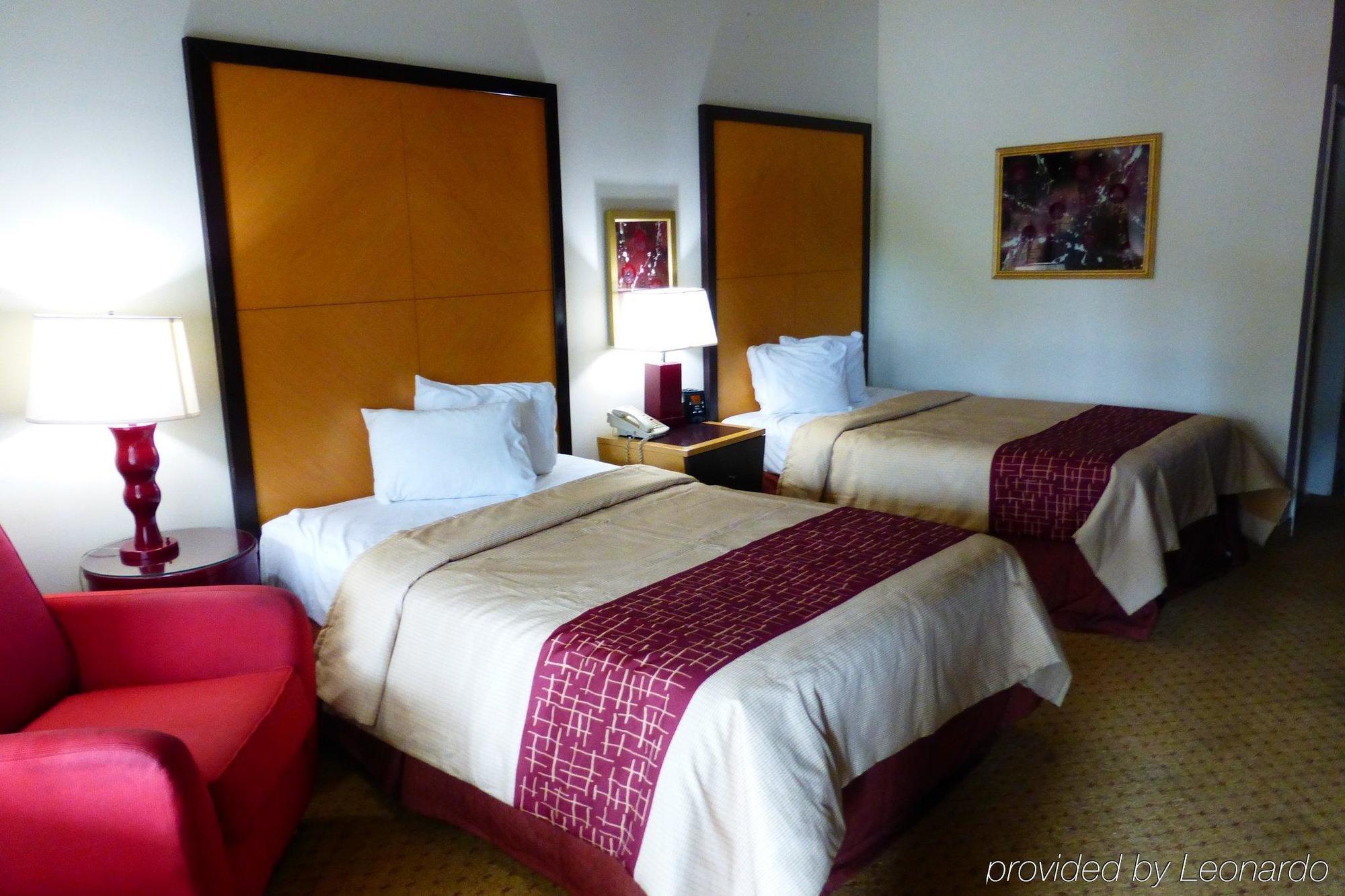 Red Roof Inn & Suites Lake Orion / Auburn Hills מראה חיצוני תמונה